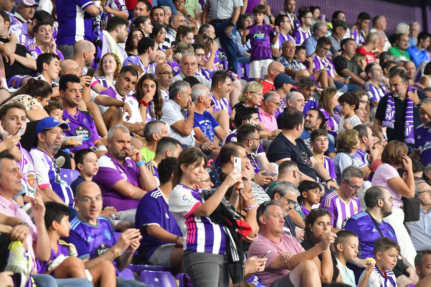 Búscate en la grada del José Zorrilla (1 de 5)