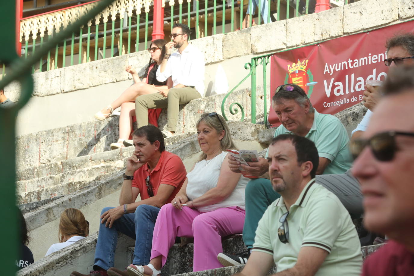 Búscate en los tendidos de la corrida de toros de este domingo (2 de 3)