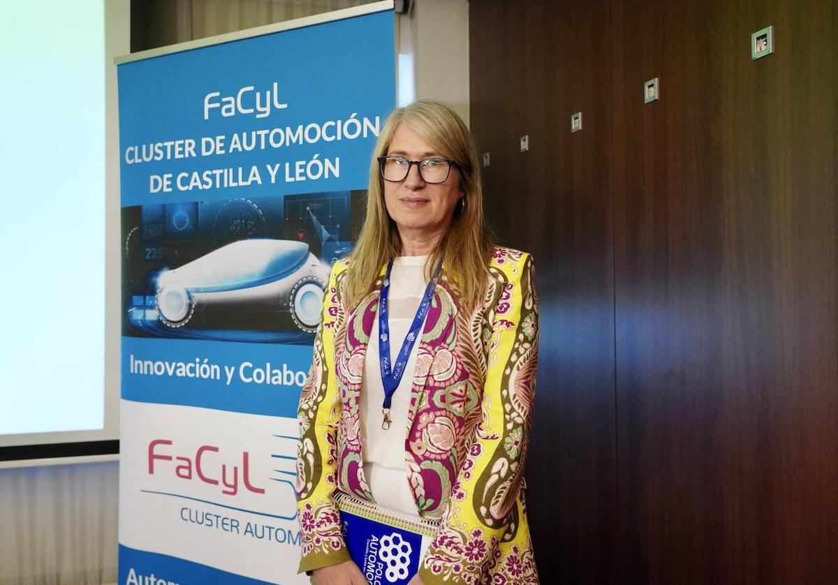 La directora de FaCyL, Ana Núñez, en la presentación de la primera edición de los Premios de Automoción y Movilidad de la comunidad.