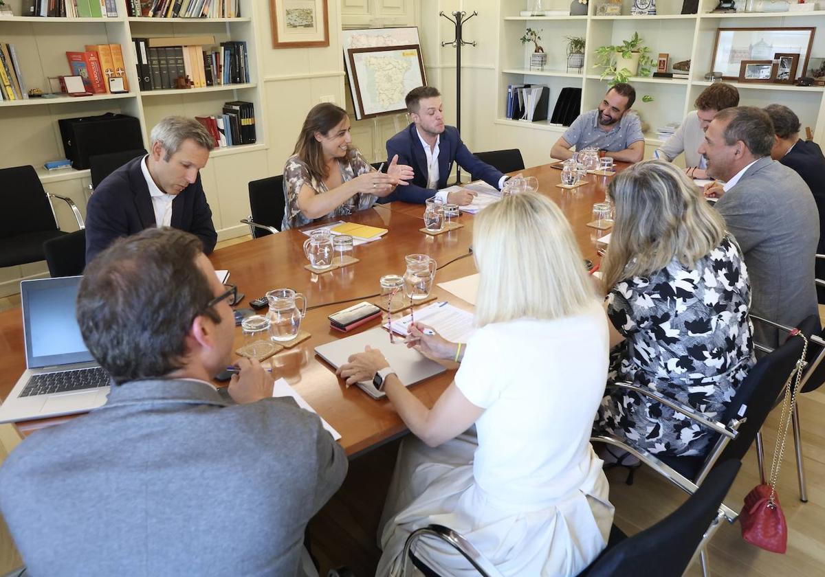 Reunión de la alcaldesa de Palencia en el Ministerio de Transportes.