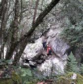 Un hombre y una mujer de Burgos mueren cuando hacían barranquismo en Asturias