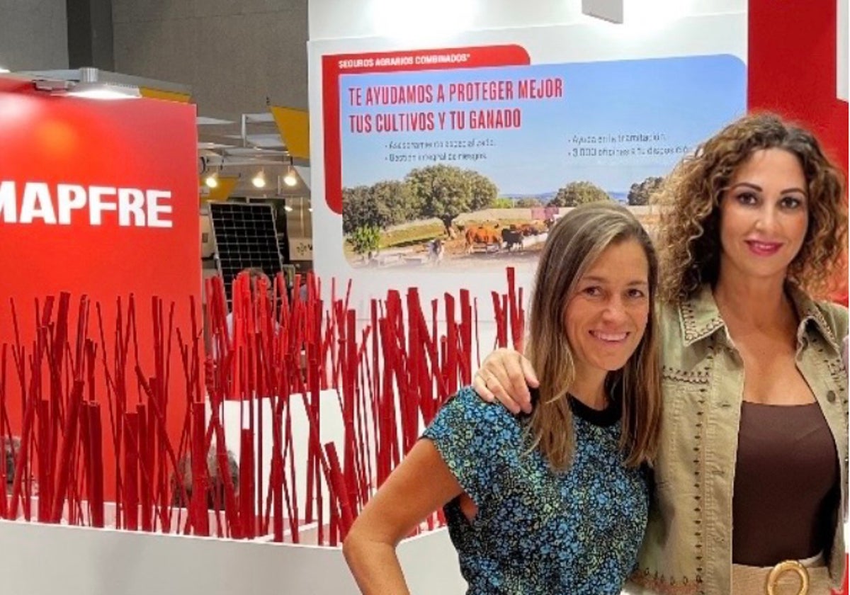 Raquel Hernández, directora comercial de MAPFRE en Vida, Salud y Seguros financieros, e Inés Travieso, directora comercial de MAPFRE en Protección Patrimonial y Empresas.