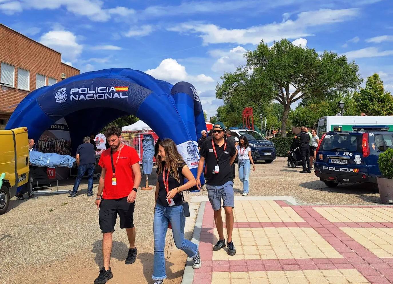 El paso de La Vuelta por Íscar, en imágenes