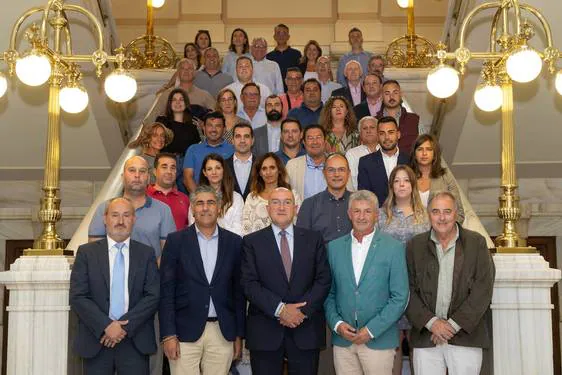 Los alcaldes de los municipios y concejales del Ayuntamiento de Valladolid, en la primera reunión de la mancomunidad tras las elecciones.