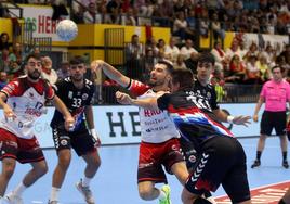 Victoria del Balonmano Nava ante el Sinfín