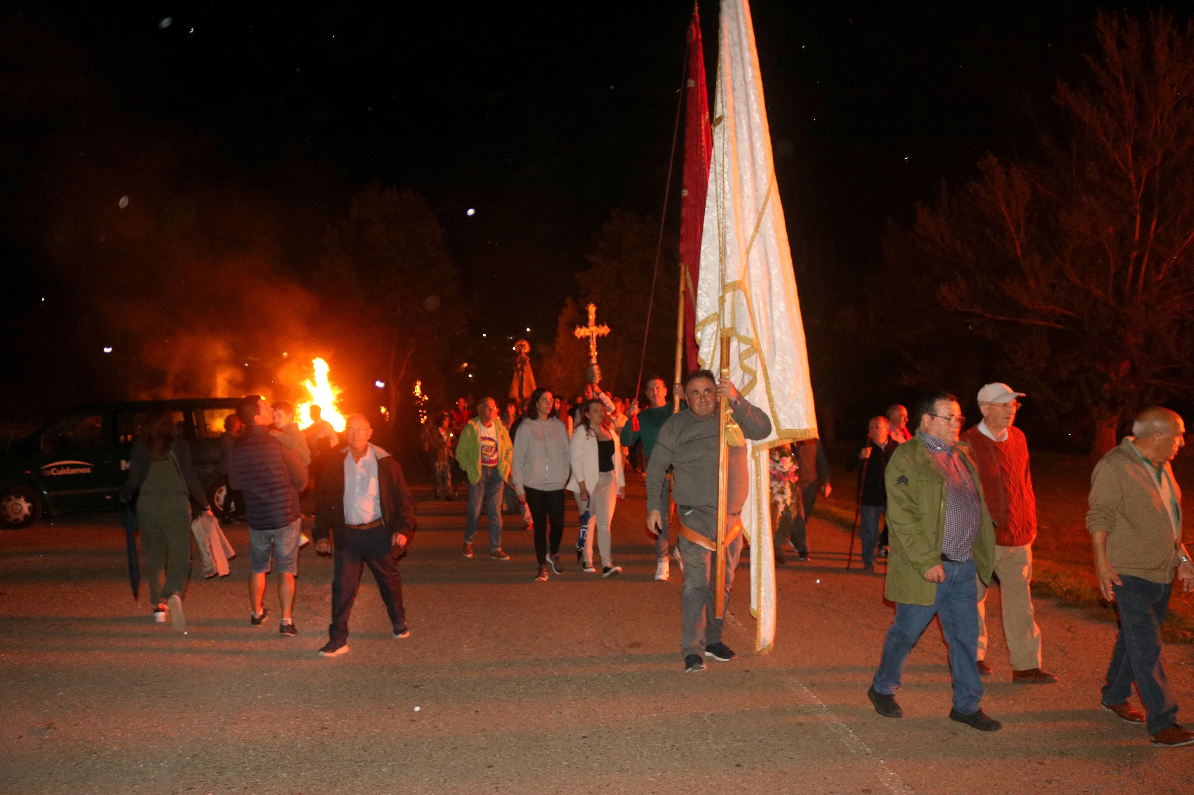 Devoción al resplandor de las hogueras en Palenzuela