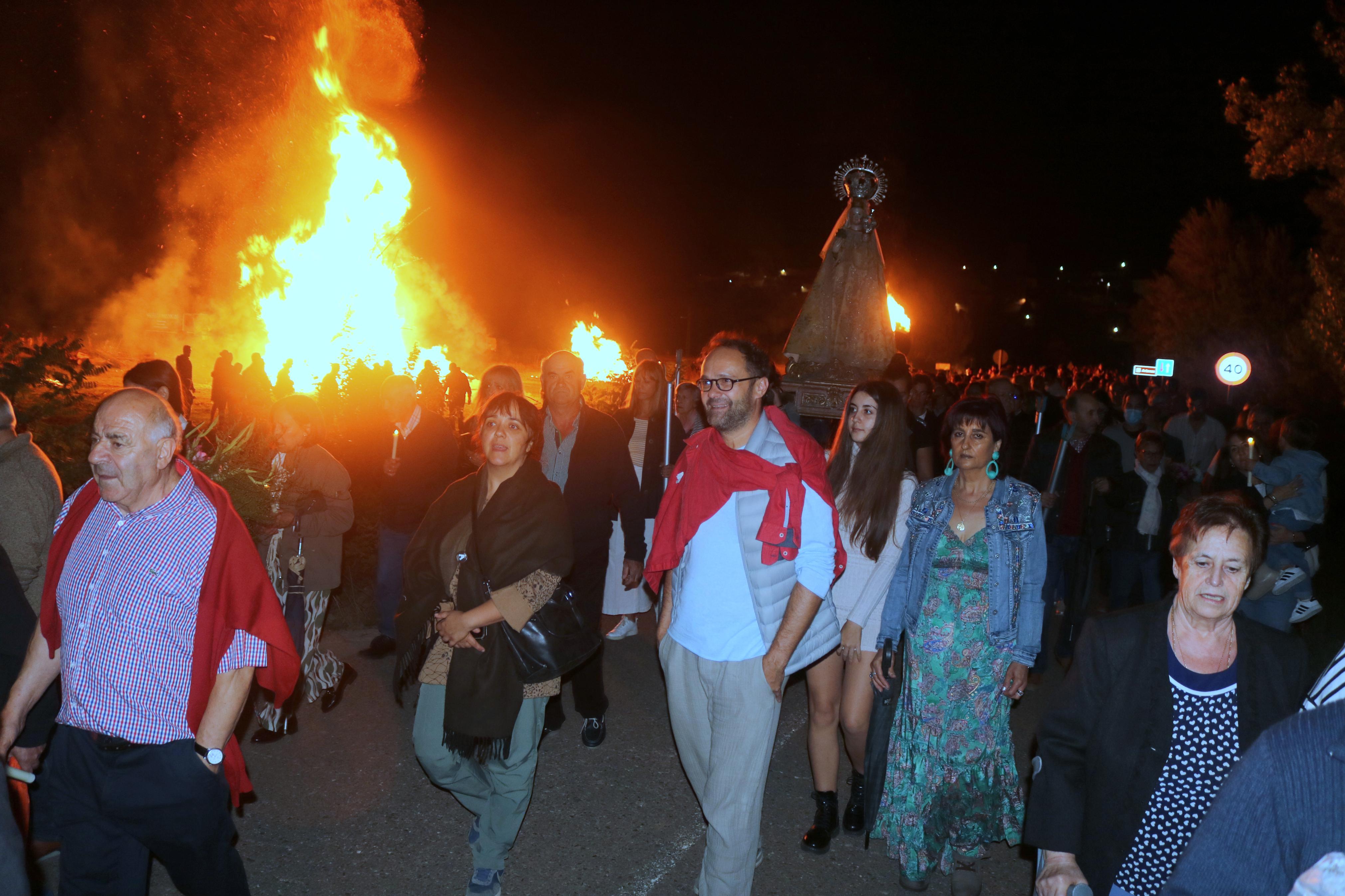 Devoción al resplandor de las hogueras en Palenzuela