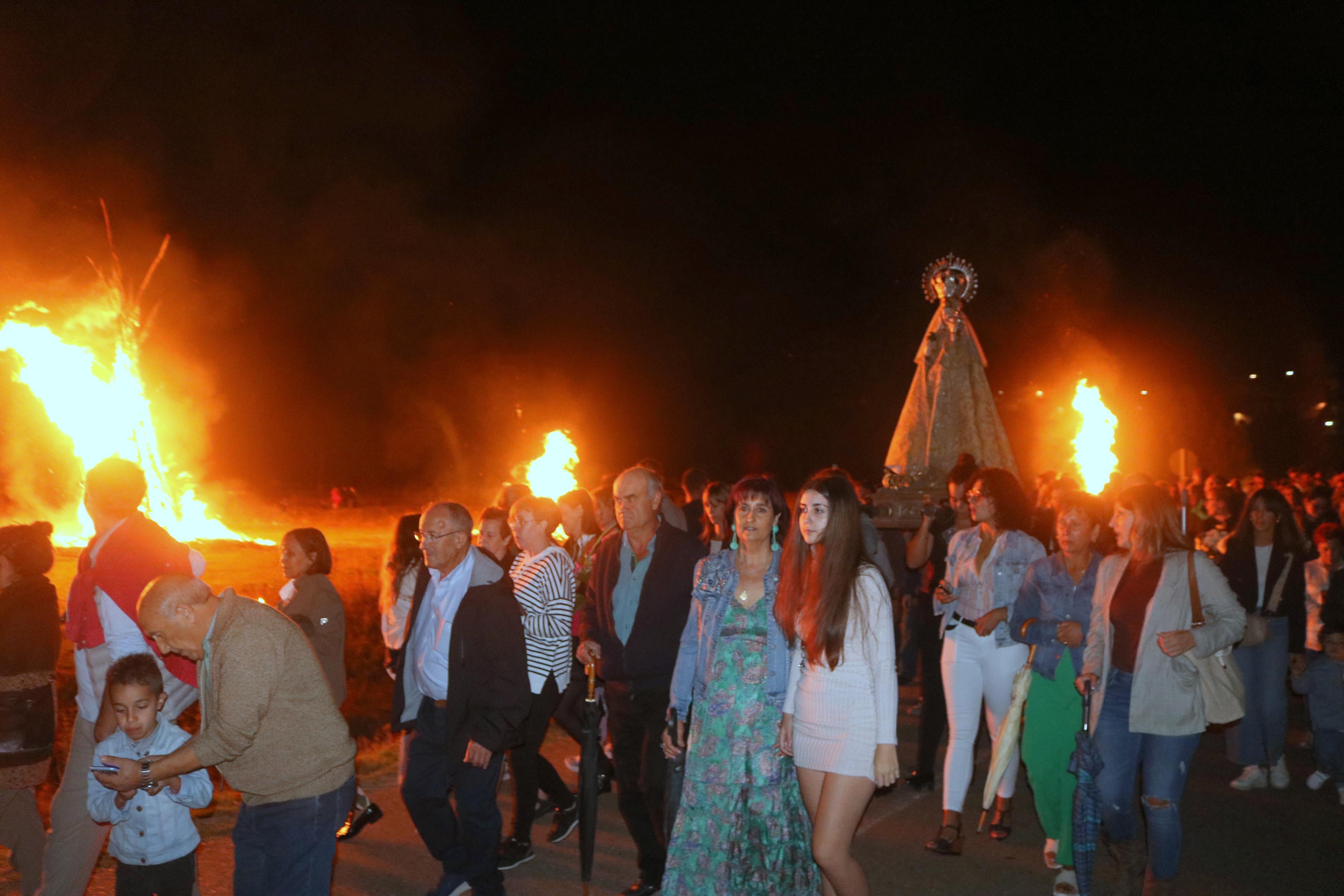 Devoción al resplandor de las hogueras en Palenzuela