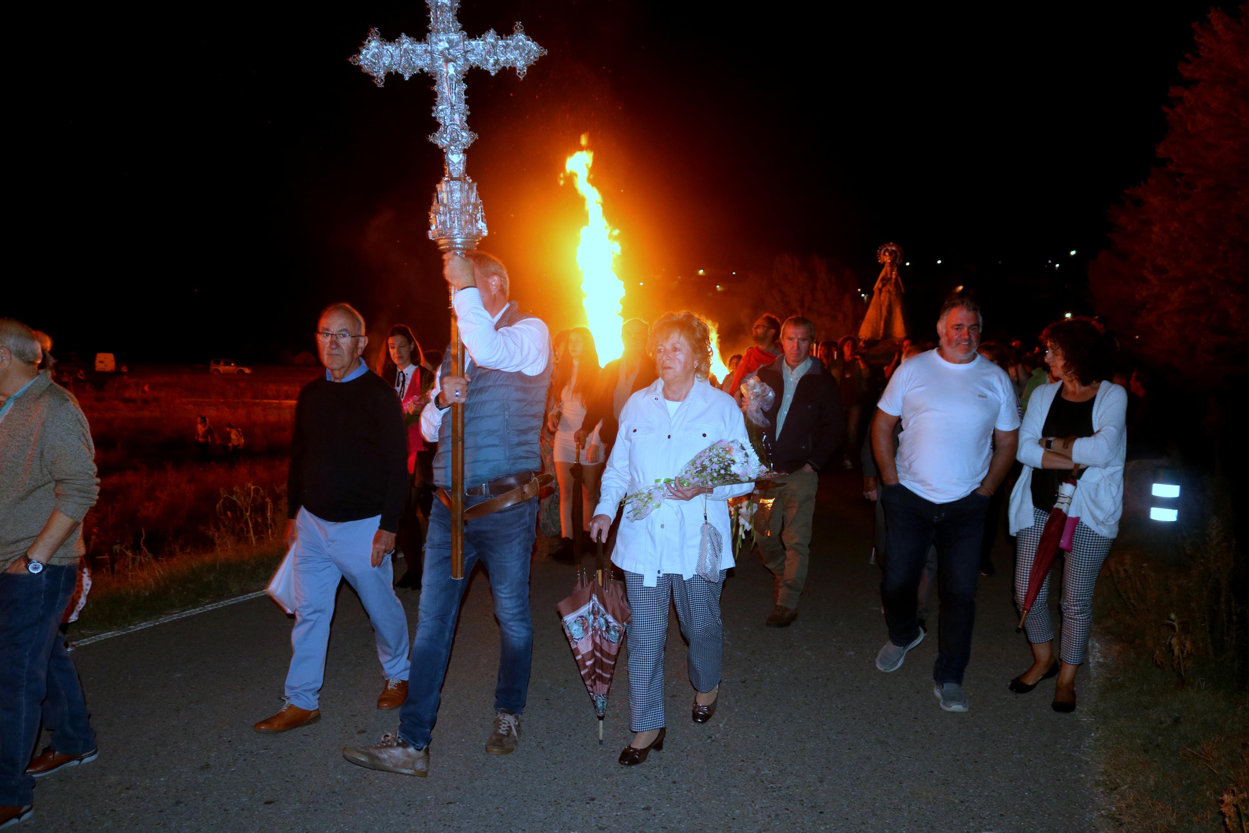 Devoción al resplandor de las hogueras en Palenzuela