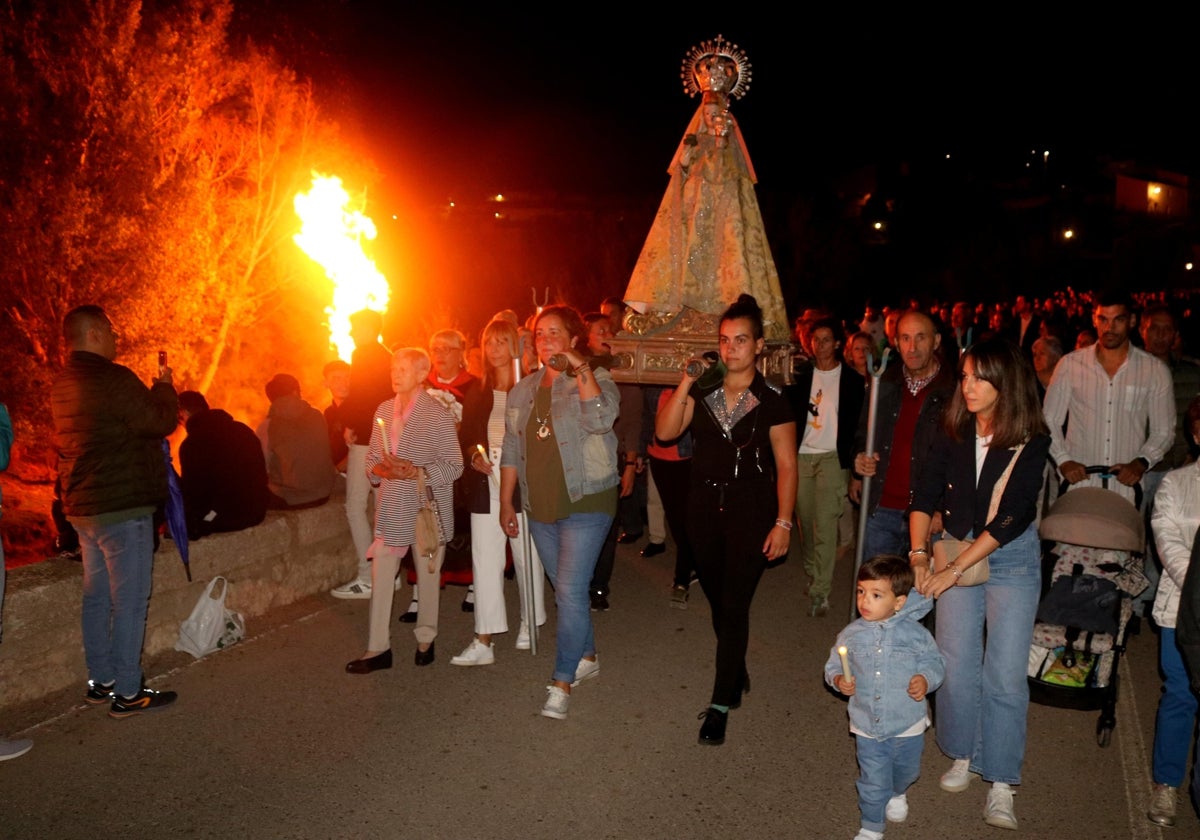 Devoción al resplandor de las hogueras en Palenzuela