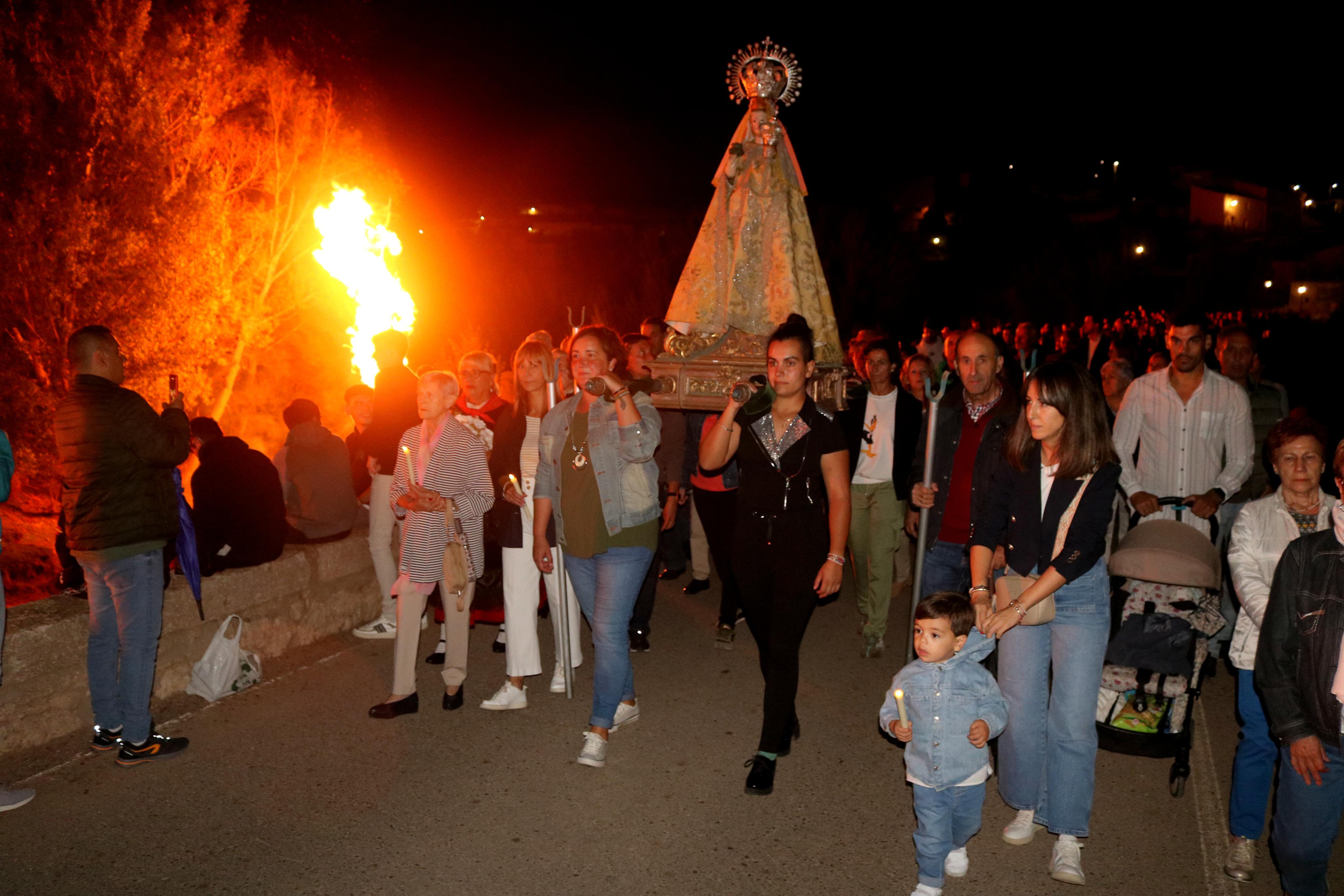 Devoción al resplandor de las hogueras en Palenzuela