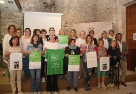 Las organizadores de la marcha, en un momento de la presentación.