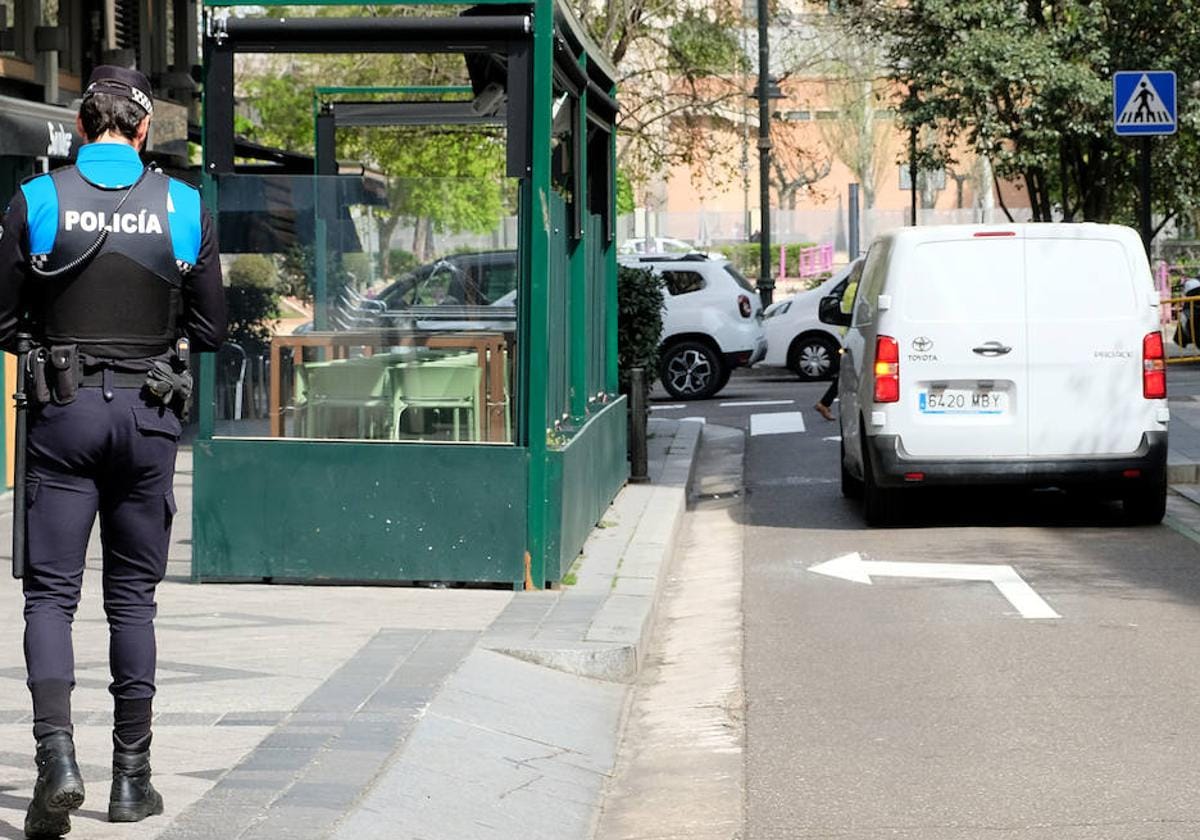 Valladolid: Orden de alejamiento por meter el dedo en el ano a una joven |  El Norte de Castilla