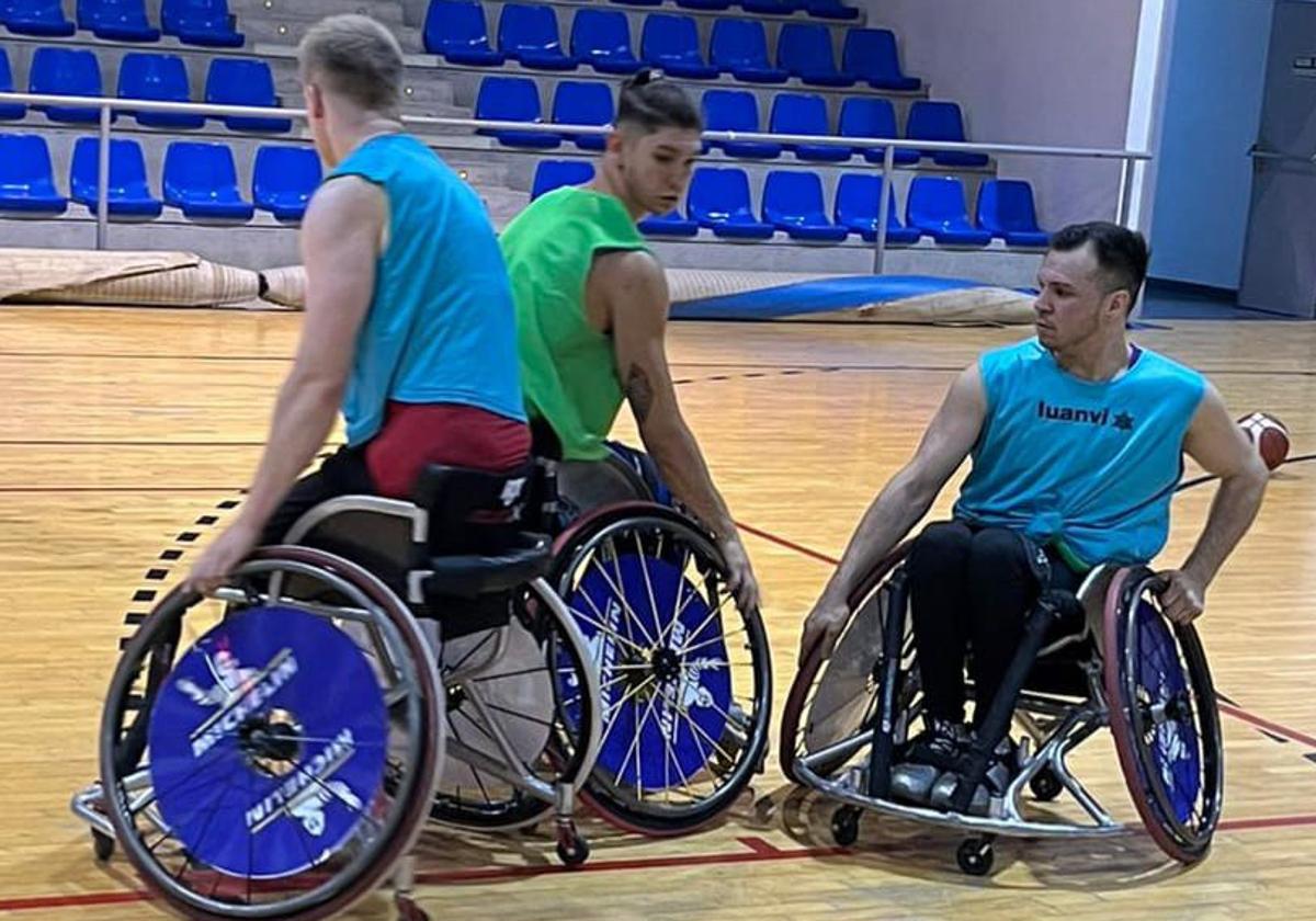 Jugadores del Fundación Aliados durante un entrenamiento de la pretemporada.