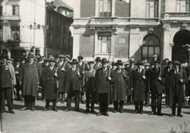 Revista de somatenes en plaza mayor, 1928. Fundación Joaquín Díaz