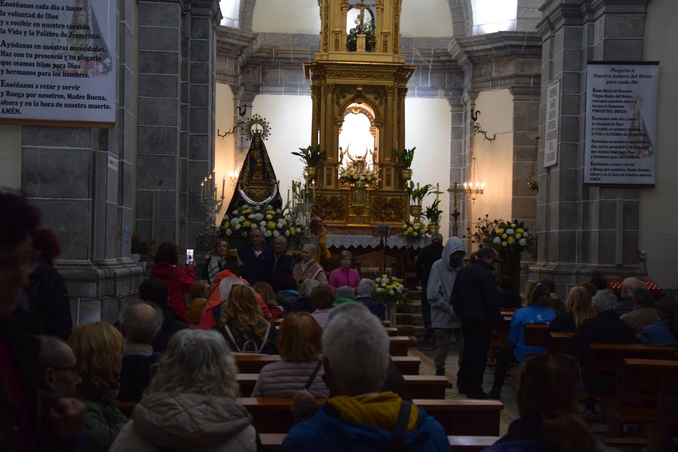 La romería de la Virgen del Brezo en Villafría de la Peña reúne a miles de fieles