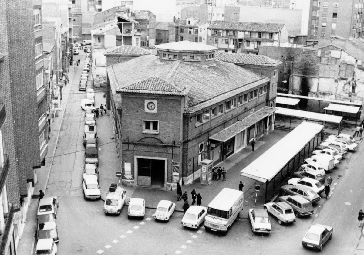 La calle Panaderos y los tres mercados del Campillo