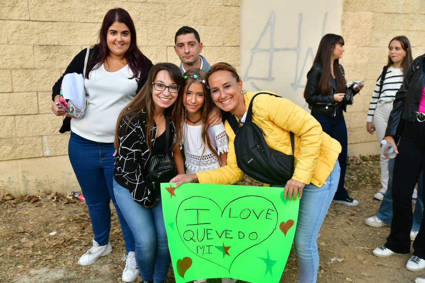 Las colas del concierto de Quevedo en Valladolid, en imágenes (2/2)