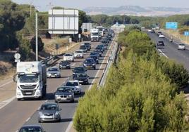 Vehículos en un tramo de la Autovía de Castilla, a la altura de Simancas, en sentido hacia Tordesillas.