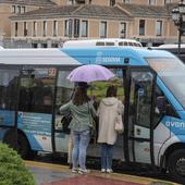 La oposición reprueba los ensayos con minibuses en plena semana de la movilidad