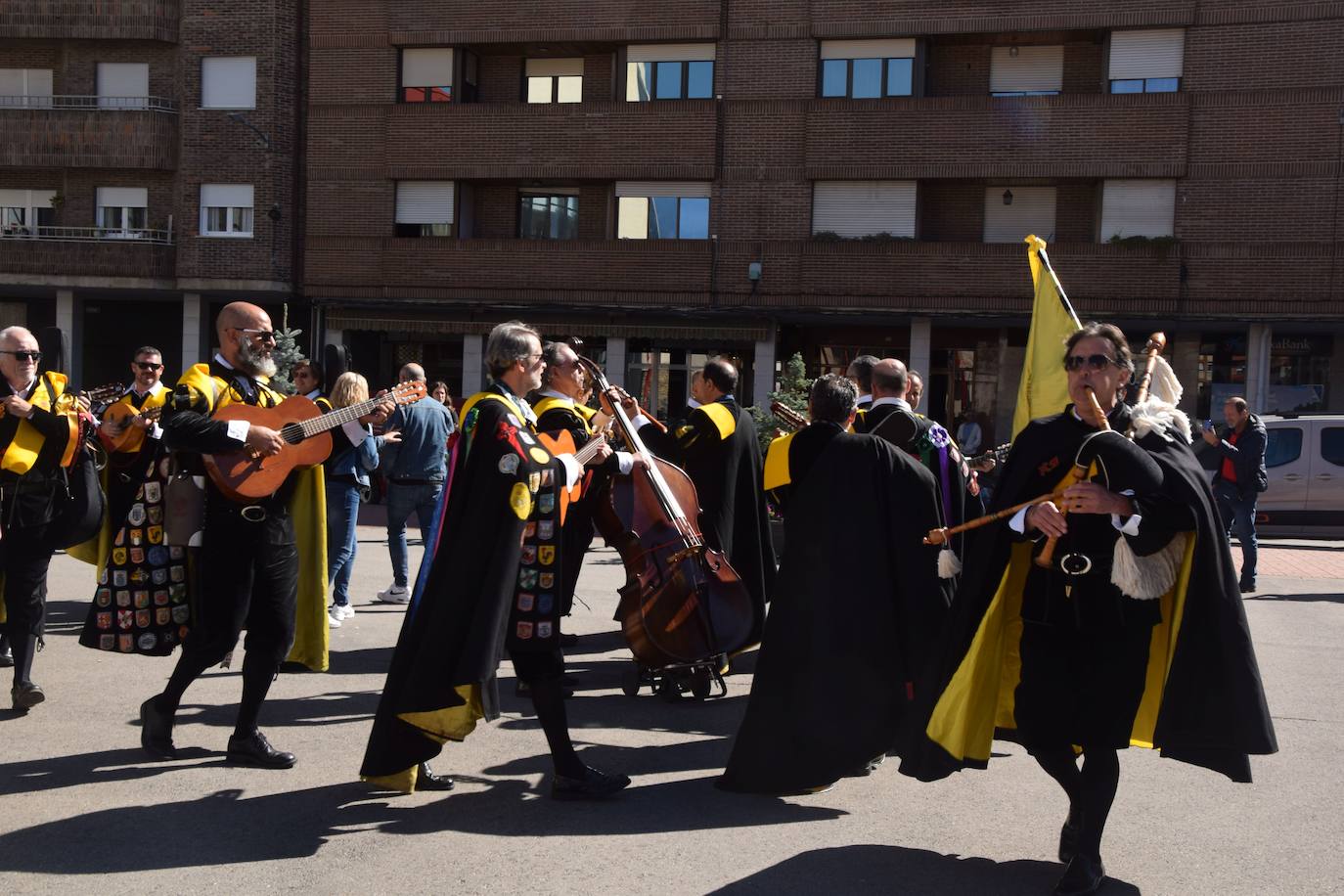 Homenaje en Guardo al peregrino