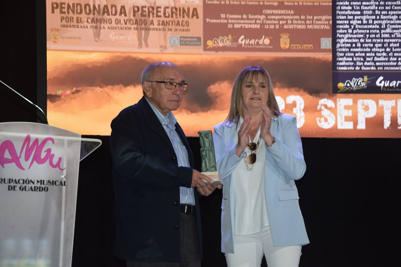 Homenaje en Guardo al peregrino
