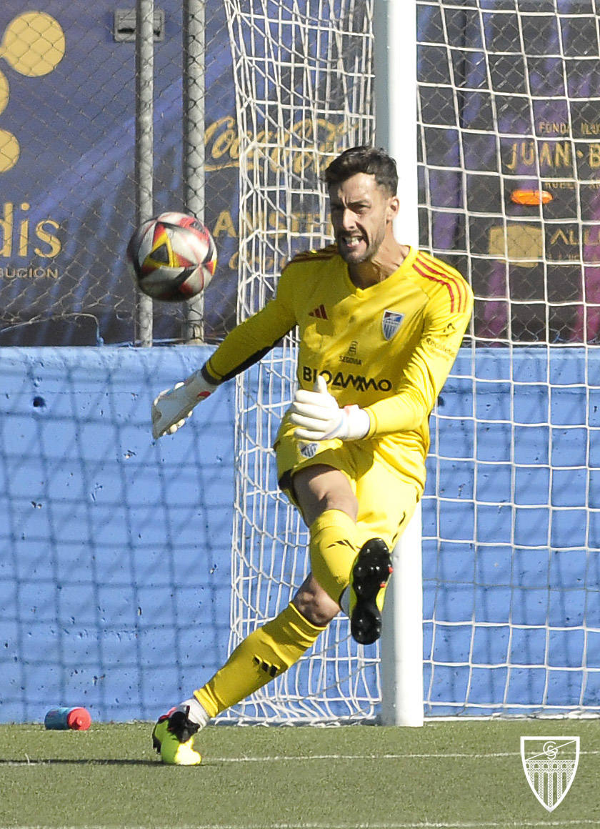 El empate entre el Getafe B y la Segoviana, en imágenes