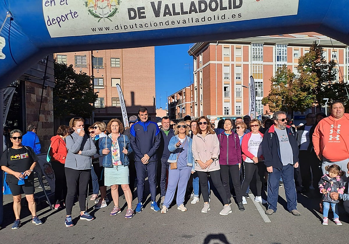 Línea de salida de la XIII Marcha Solidaria contra el Alzheimer en Laguna de Duero.