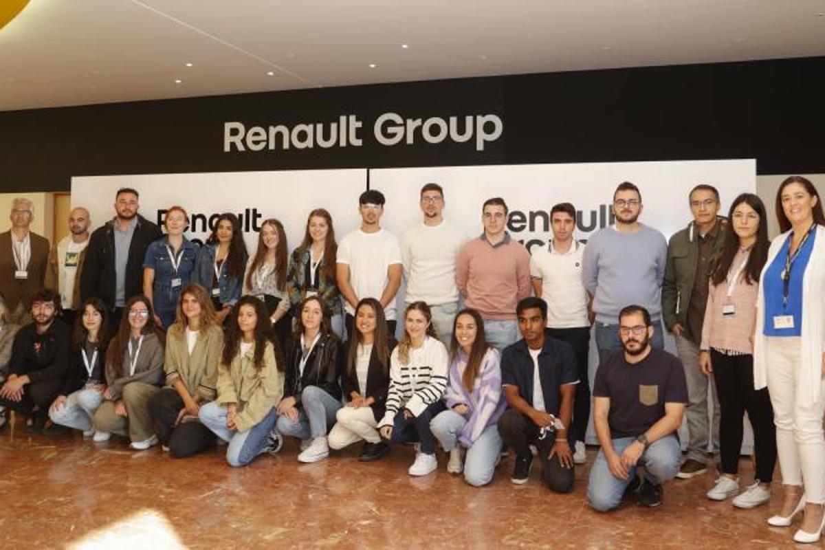 Foto de familia de los participantes en el programa.