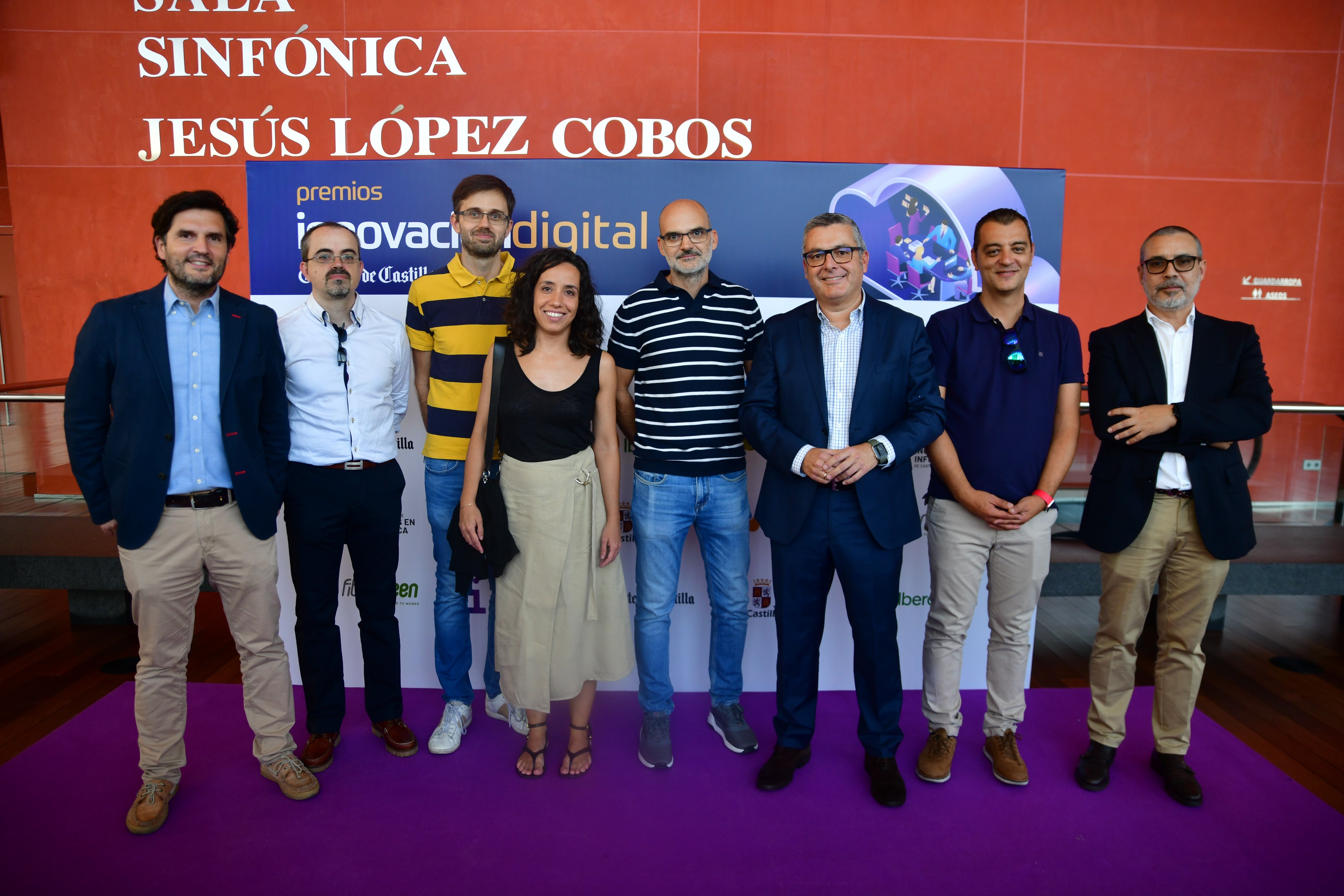 Alejandro Díaz, José Carlos García, Álvaro Riesco, Cristina Alonso, Esteban Sanjuán, Álvaro Cámara, Mario Ingelmo y Julián Picapiedra.