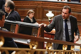 Óscar Puente, en la segunda jornada de la sesión de investidura de Feijóo en el Congreso.