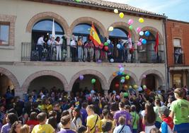 Los olmedanos estallaron de alegría este miércoles con el chupinazo de fiestas.