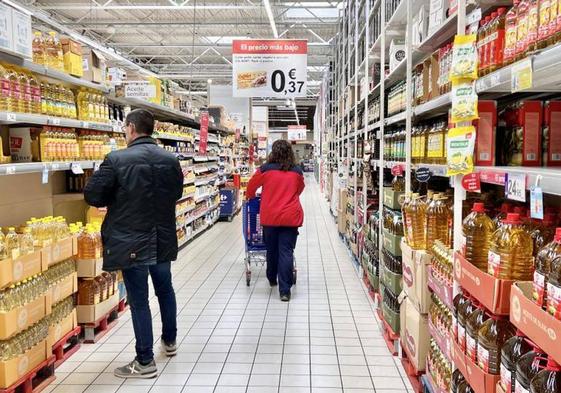 El pasillo de un supermercado Carrefour.