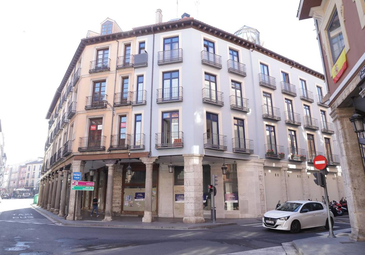 Edificio de la plaza del Ochavo donde se abrirá un McDonald's.