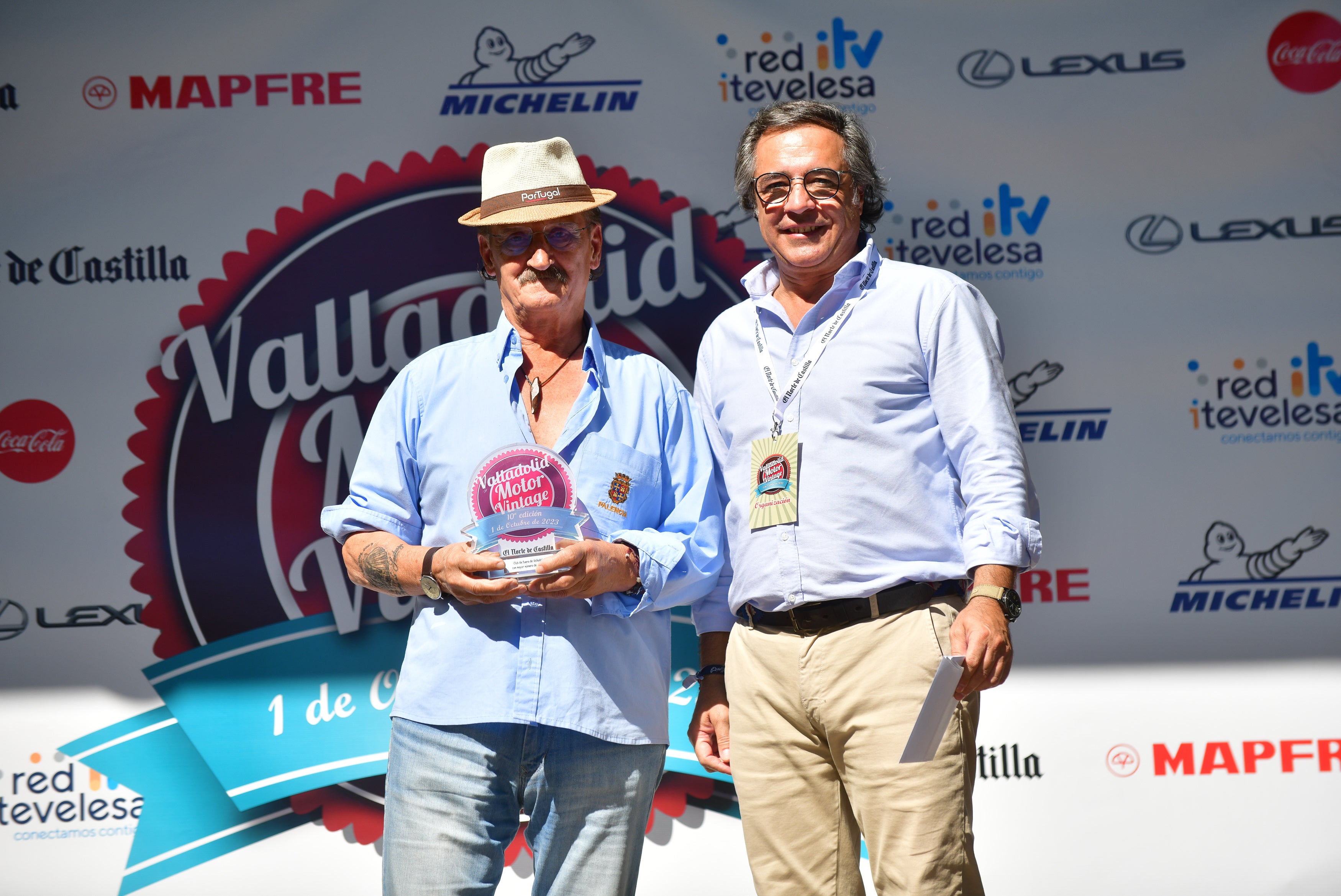 El Club Seat 600 de Palencia recibió un galardón como club de fuera de Valladolid con mayor número de inscritos.