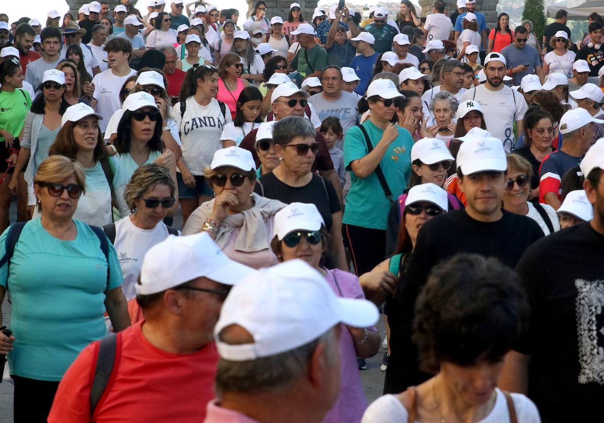 Primeros metros de la marcha, con salida en la plaza del Azoguejo.