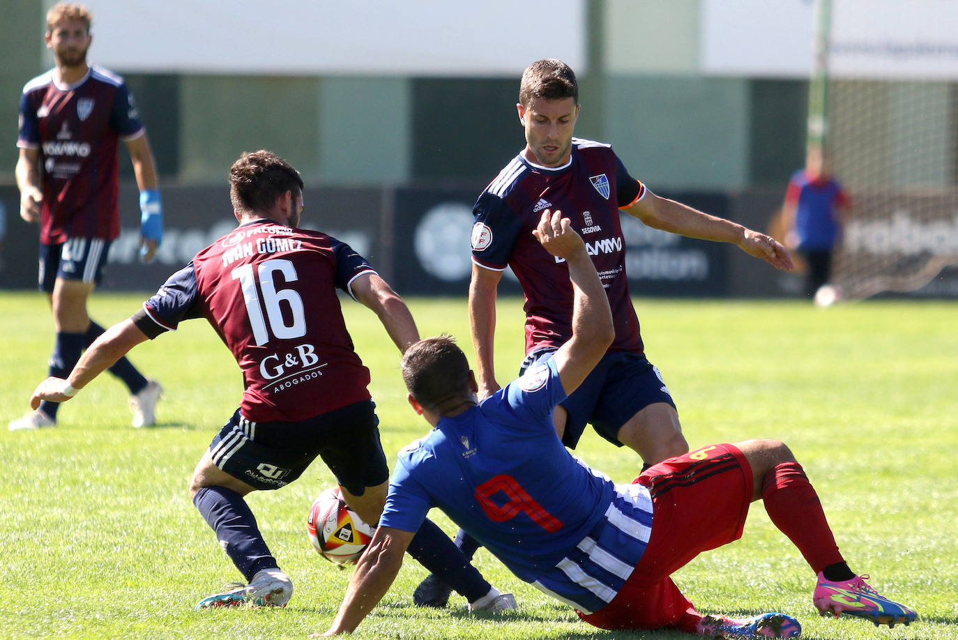 El Segoviana vs Mensajero, en imágenes (2 de 2)