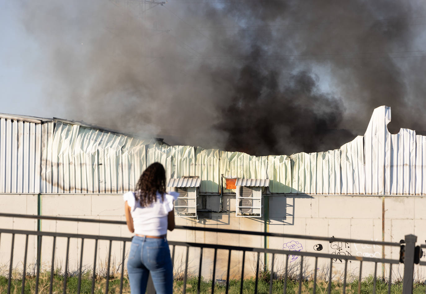 Incendio en tres naves de Santovenia de Pisuerga