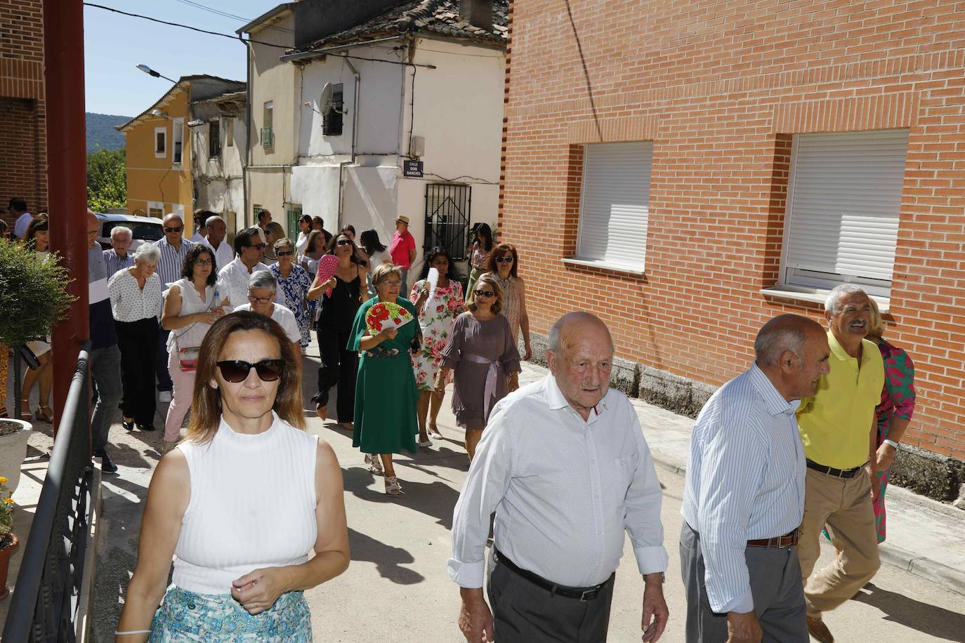 Procesión de la Virgen del Rosario en Valbuena de Duero