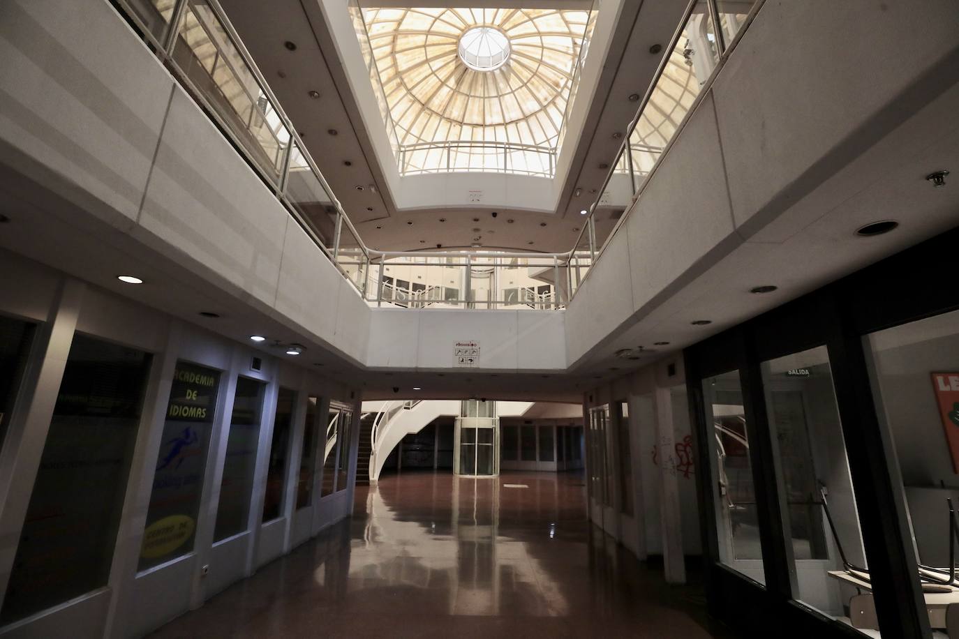 Las imágenes del estado actual del centro comercial Avenida