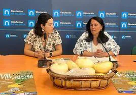 La alcaldesa de Palenzuela, Sara Esteban, a la derecha, acompañada por la diputada Patricia Pérez.