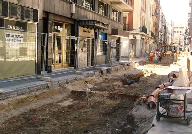 Obras de urbanización del año 2012 en la calle Claudio Moyano.