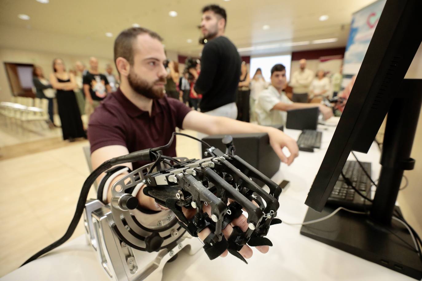 Las imágenes de los resultados de un exoesqueleto de mano