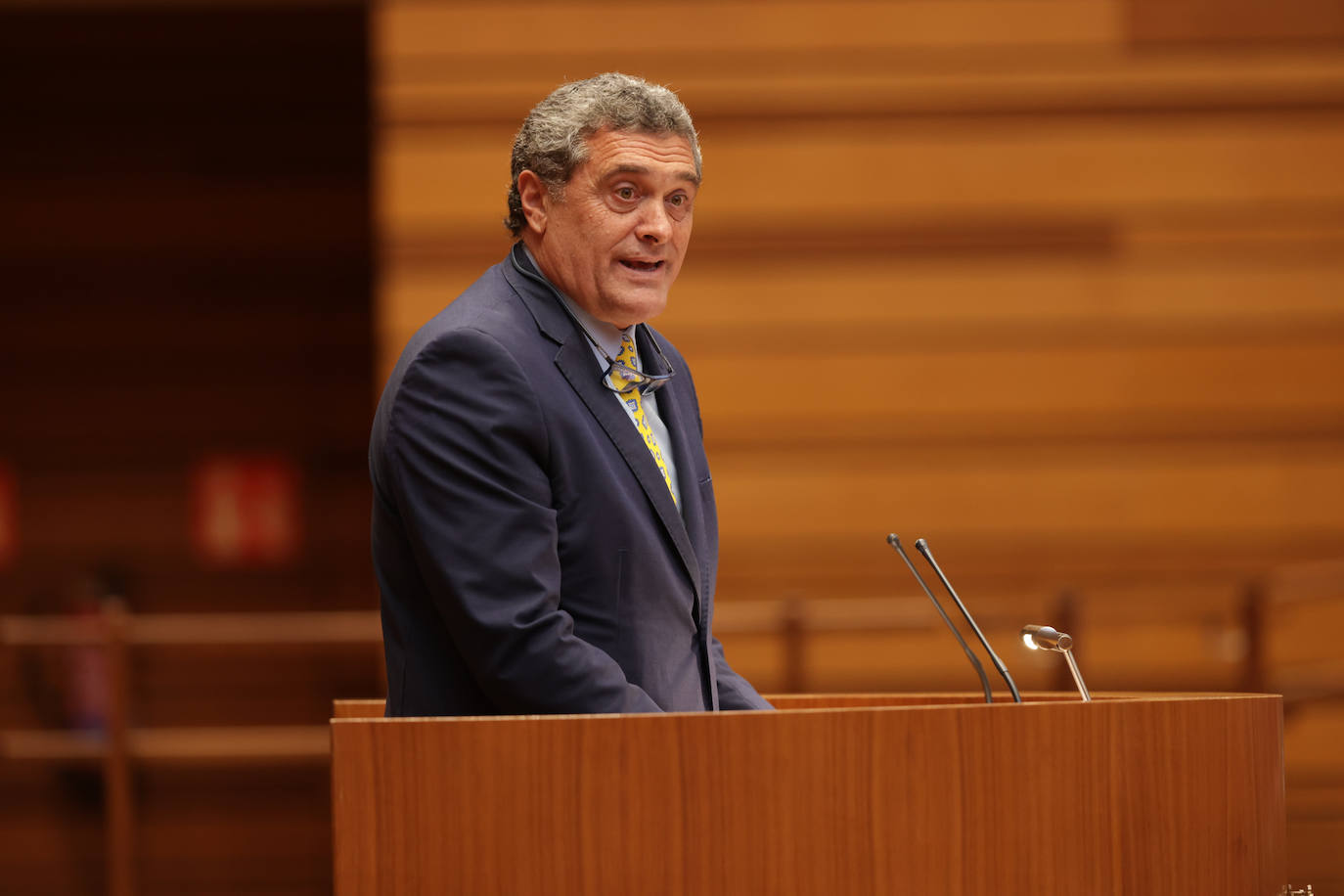 El pleno de las Cortes de Castilla y León, en imágenes