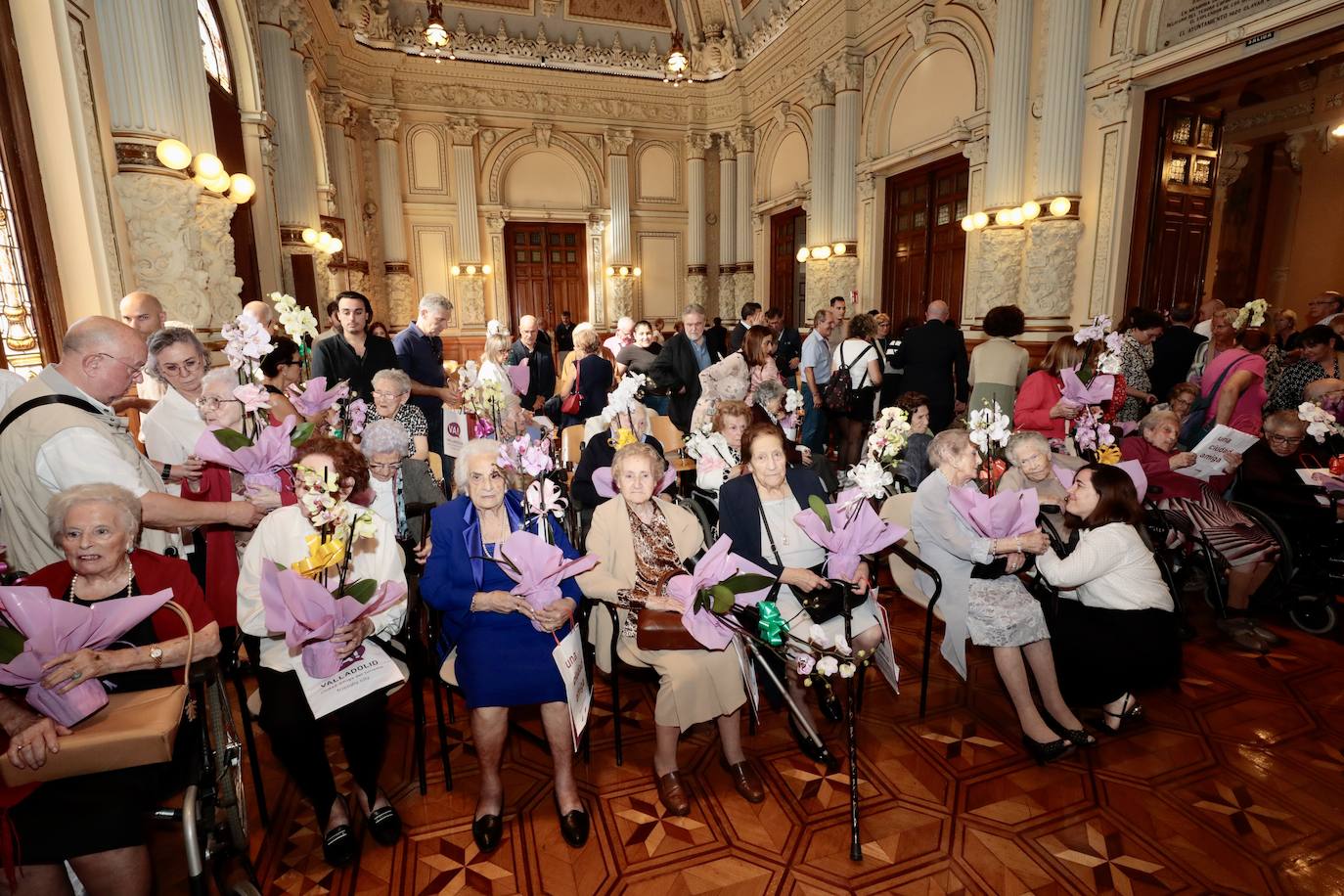 El acto homenaje por el Día de las Personas de Edad celebrado en el Ayuntamiento