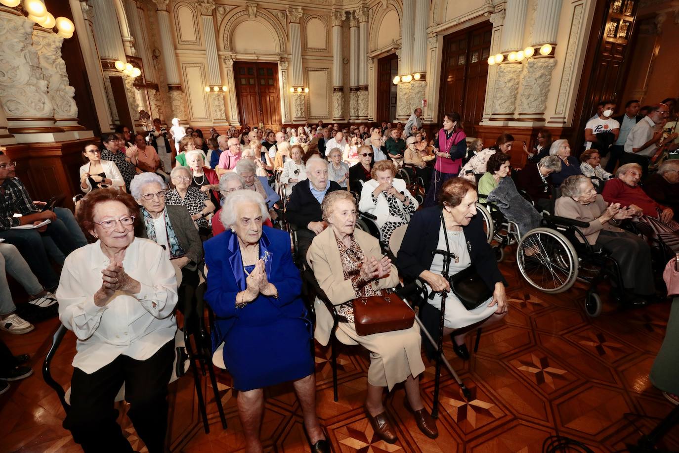 El acto homenaje por el Día de las Personas de Edad celebrado en el Ayuntamiento