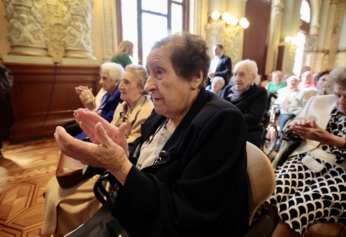 El acto homenaje por el Día de las Personas de Edad celebrado en el Ayuntamiento