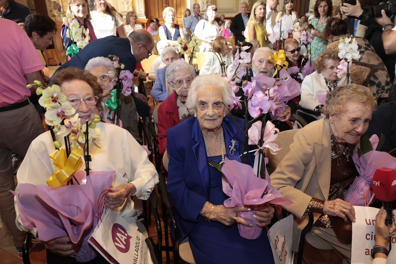 El acto homenaje por el Día de las Personas de Edad celebrado en el Ayuntamiento