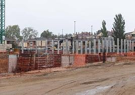 Las obras avanzan en la futura residencia de mayores.