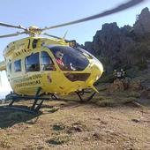 Rescatado en helicóptero un montañero accidentado en Ávila